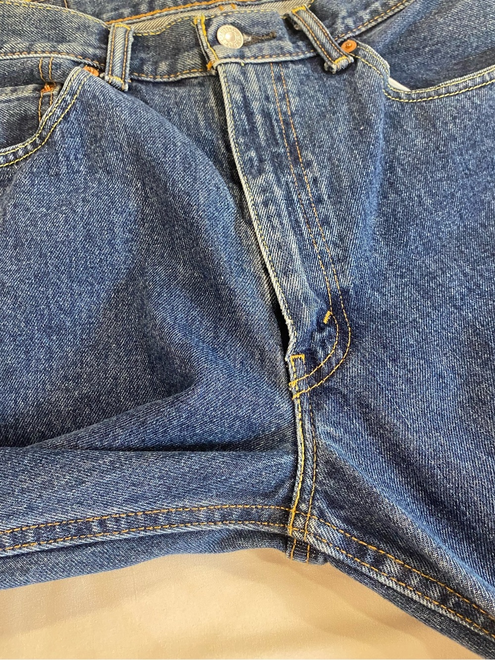 Levi’s Men’s “550” jeans size 34x 32. Like new! - Picture 9 of 14